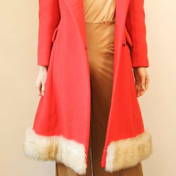 Beautiful Wool Read Coat, from the 60’s - Picture 2 of 9
